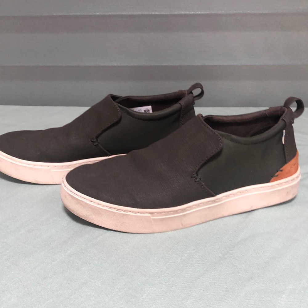 Toms - Picture 5 of 9